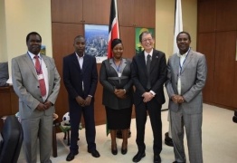 Ambassador Terada with the representatives of Initiative for Green Kenya