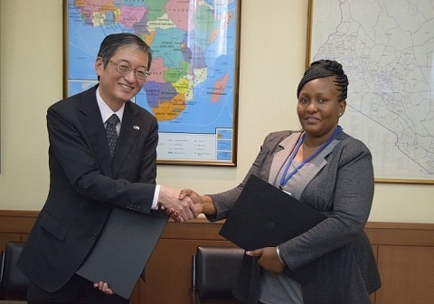 Grant contract signing between H.E. Mr Terada, Ambassador of Japan to the Republic of Kenya and Ms. Edith Martha Mulwa, Secretary/CEO of Initiative for Green Kenya