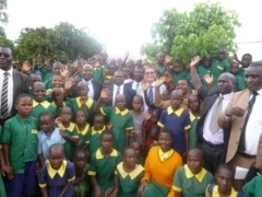 Pupils of Gesurura Primary School welcoming H.E. Mr. Tatsushi Terada, Ambassador of Japan to Kenya and Hon. John Omwoyo, Deputy Governor of Kisii