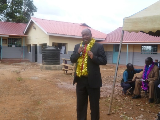 County Minister of Education, Hon. John Omwoyo expressing appreciation to Japan
