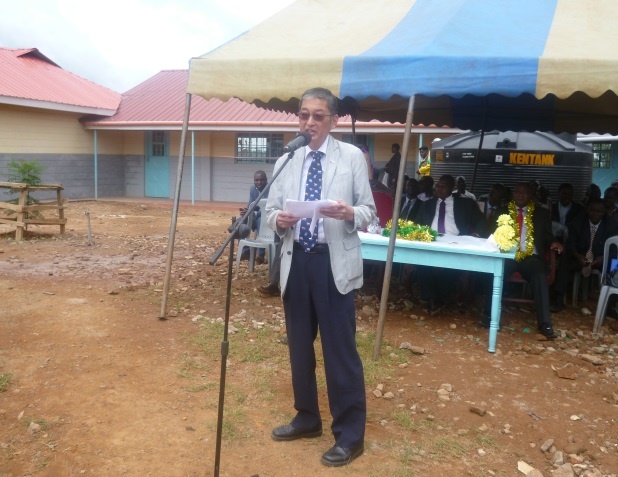 Ambassador Terada giving a speech