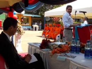 Dr. Jitendra Kumar (AMURT CEO) speaking at the function