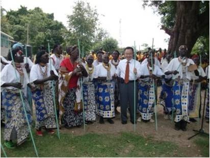 Mr. Yamada and Hon. Kilimo joined traditional dance of Pokot