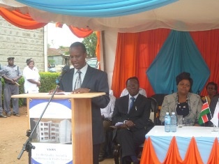 Mr. Luke Wanjohi, founder of Neema Hospital, giving project overview