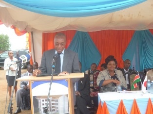 Hon. Ms. Esther Gathogo, Member of National Assembly and Hon. Mr. Gerald G. Githinji, Deputy Governor of Kiambu County expressing gratitude to Japan for the support