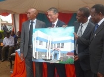 Representing a painting to H.E Terada
