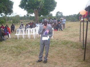 Head Teacher of Olengoloto Primary School Mr. Richard Tieparuso giving project over view