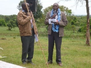 Mr. Moses Ole Kuya – Representative of Narok County Government / Member of County Assembly of Kilgoris Central Ward giving a speech