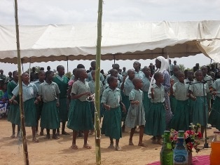 Pupils welcomed guests by dancing and performances