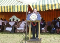 Ambassador Terada giving a speech.
