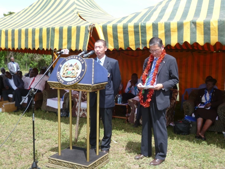 Mr. Hagiwara Kosuke, JICA Volunteer, introducing himself to the Community People.