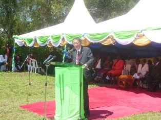H.E. Terada giving a speech