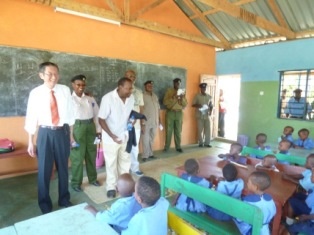 Ambassador Terada, Director of St. Joseph House of Hope, Ms. Caroline Bockle and other officials touring the new school facilities.
