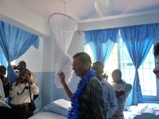 Ambassador Terada touring the new clinic together with Hon. Binti Omar and other officials.
