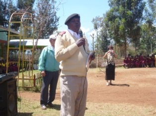 Mr. Lenad le katoo Olelejesu – Chief of Nkama, giving a speech