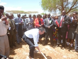Ambassador Terada breaking the ground at the project site