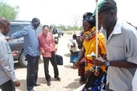 Main guests welcomed by the hosts