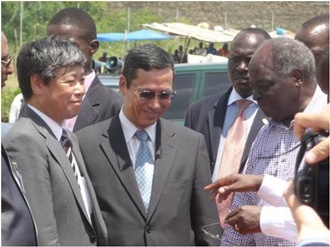 Ambassador Takata and Mr. Eguchi, Chief representative of JICA Kenya office welcoming President Kibaki