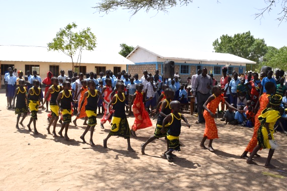 Dance performed by the pupils