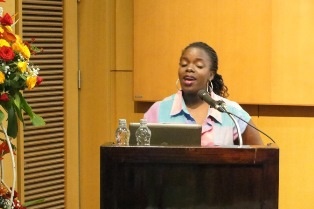One of the participants of the speech contest giving a presentation on Japanese culture