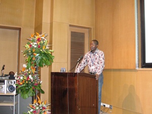 A contestant making a speech in fluent Japanese
