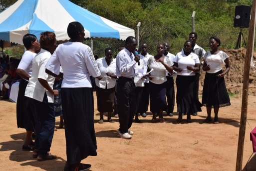 Local chorus group express their appreciation by singing