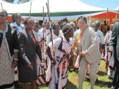 Mr. Mori and H.E. Mrs. Ruto dancing with Members of Women group