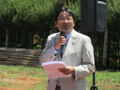 Mr. Mori, Charge d’ Affaires of  Japanese Embassy in the  Republic of Kenya, giving a speech