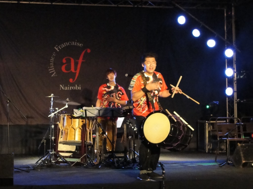 Hidano Shuichi and his son, Issai, playing the “taiko” drums