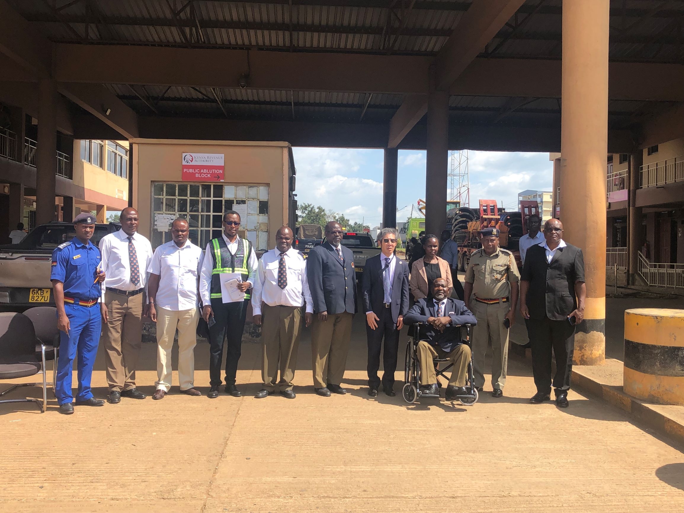 Ambassador OKANIWA Ken visits One Stop Boarder Post in Malaba in Busia County (27th November 2023)