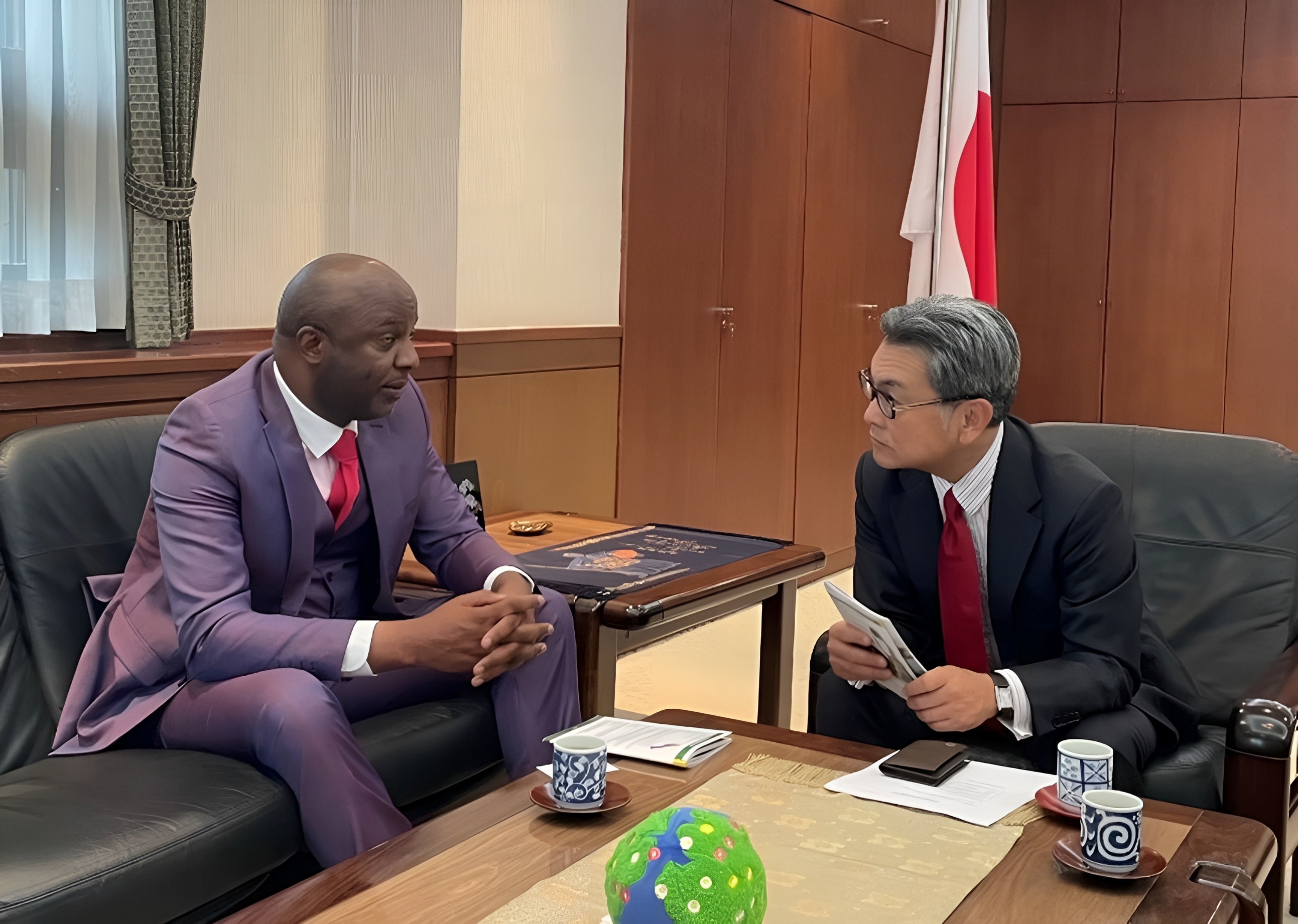 松浦大使へのムランガ郡カンガタ知事による表敬訪問 「令和8年09月16日掲載」